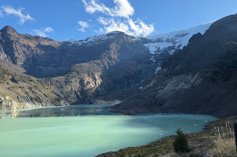 Cerro Tronador com geleiras e lago de degelo, no Parque Nacional Nahuel Huapi