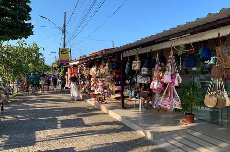 Feirinha de artesanato da Praia do Jacaré, em João Pessoa