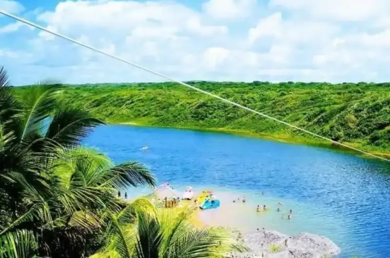 Lagoa de Arituba entre a vegetação, vista do alto
