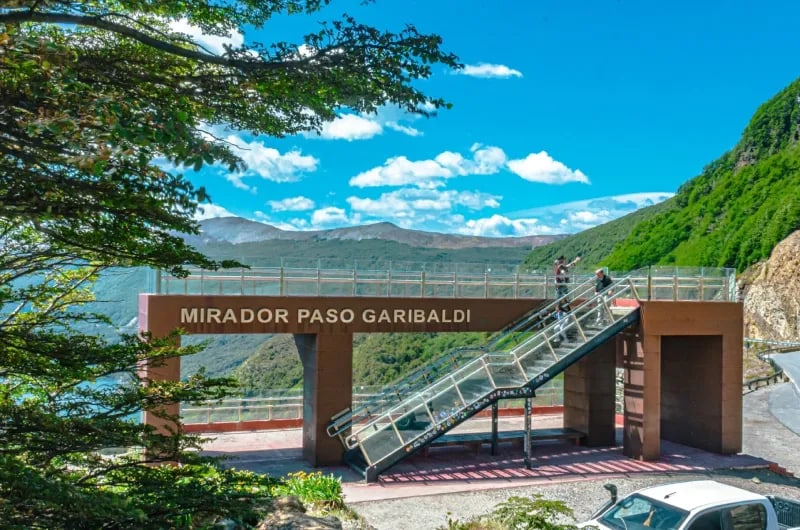 Mirador Paso Garibaldi com vista dos lagos, na Ruta 3 perto de Ushuaia